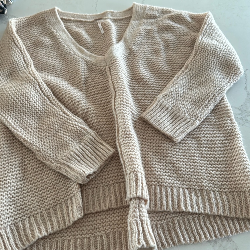 Free People oversized Sweater size Medium